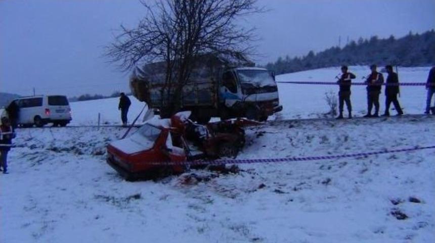 Doğum Yapan Eşini Ziyarete Giderken Kaza Yaptı: 1 &Ouml;l&uuml;, 2 Yaralı