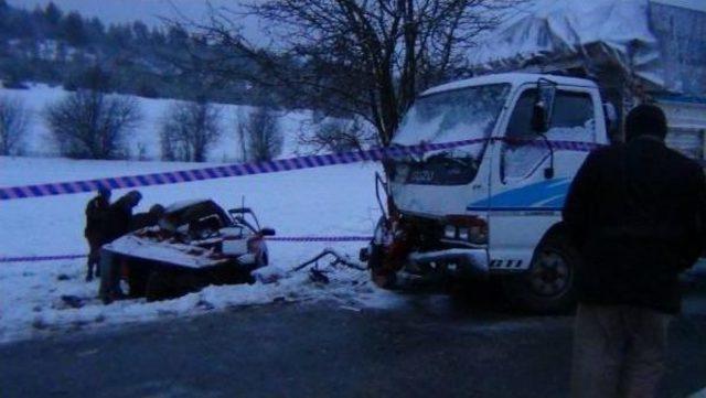 Doğum Yapan Eşini Ziyarete Giderken Kaza Yaptı: 1 Ölü, 2 Yaralı 1