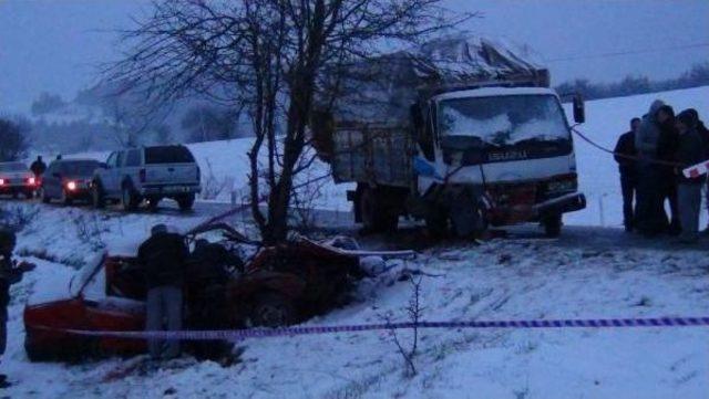 Doğum Yapan Eşini Ziyarete Giderken Kaza Yaptı: 1 Ölü, 2 Yaralı 2