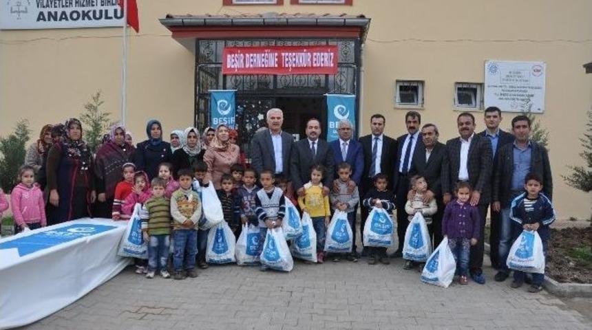 Beşir Derneği Kahta&rsquo;da &Ccedil;ocukları Sevindirdi
