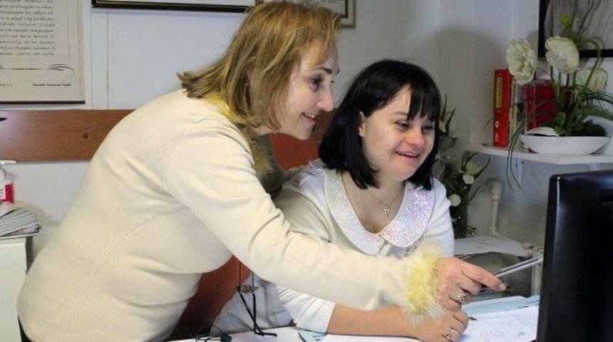 D&uuml;nyanın İlk Down Sendromlu Dernek Kurucusu