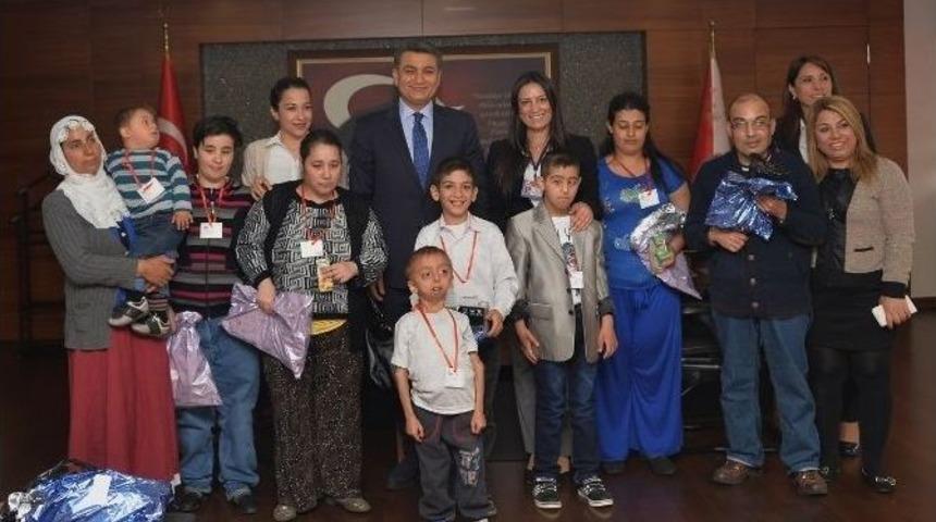 İzciler Zeybek&rsquo;i Ziyaret Etti