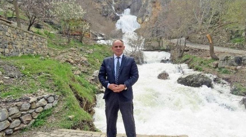 Derebağ Şelalesi Coşkusuyla B&uuml;y&uuml;l&uuml;yor