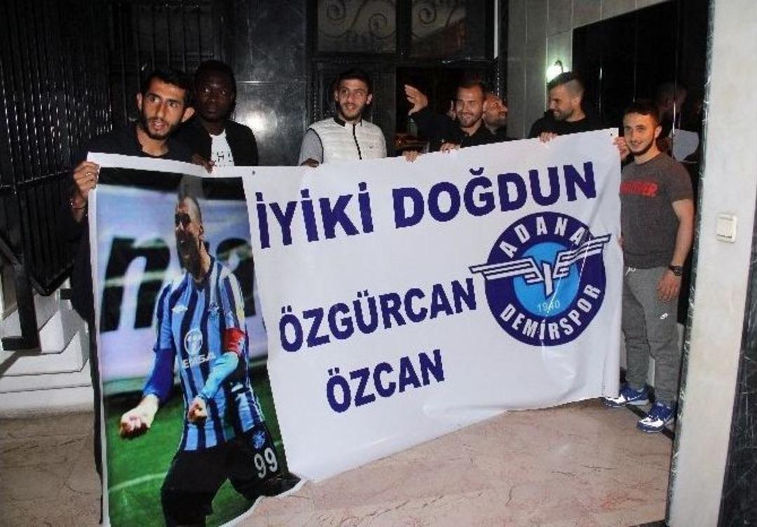 Adana Demirsporlu &Ouml;zg&uuml;rcan&rsquo;a Eşinden S&uuml;rpriz Doğum G&uuml;n&uuml;