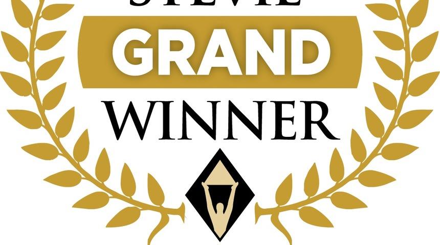Akbank 17 ödülle Grand Stevie Winner unvanını aldı