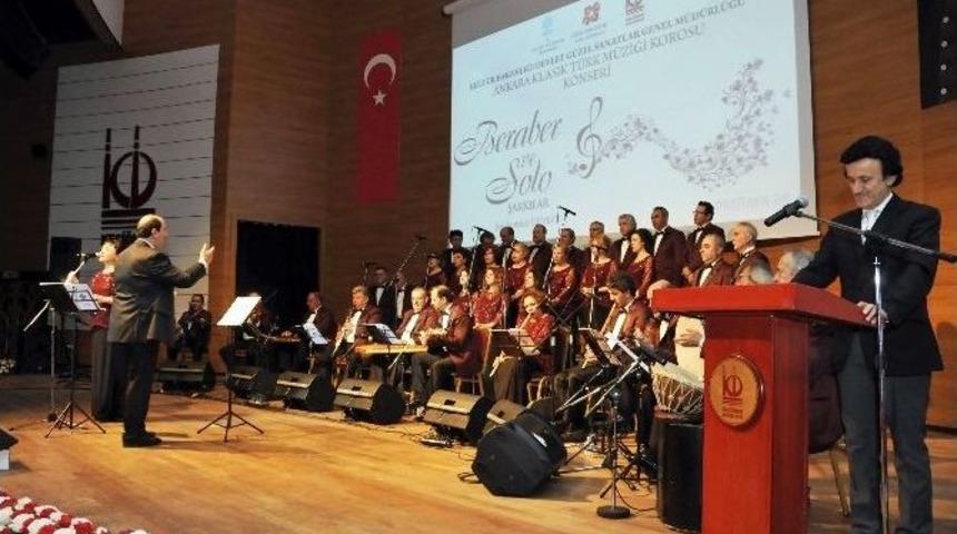 Klasik T&uuml;rk M&uuml;ziği Korosu Ke&ccedil;i&ouml;ren&rsquo;de Sahne Aldı