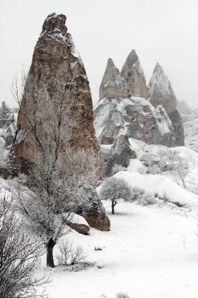 Kapadokya’da Turistlere Kar Sürprizi