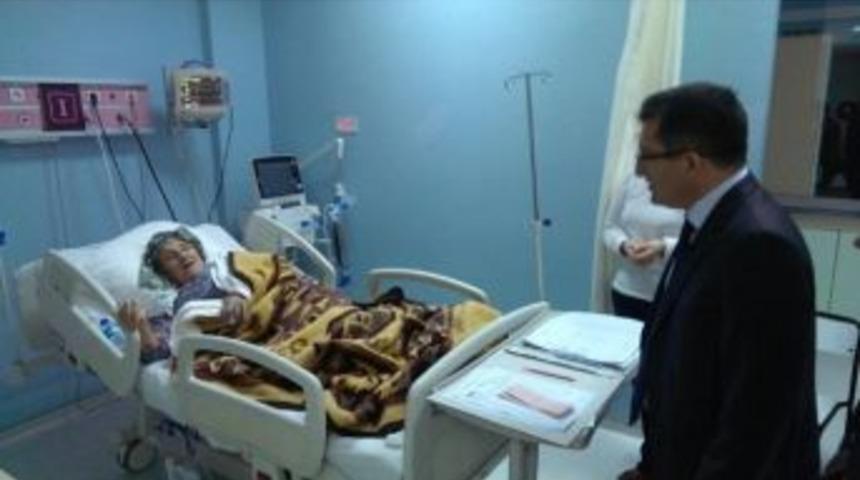 80 Yaşındaki Hastaya Kaymakam Kakillioğlu Sahip &Ccedil;ıktı