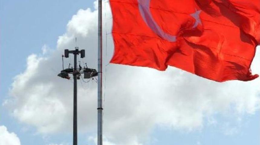 Taksim Cumhuriyet Anıtı &Ouml;n&uuml;nde '10 Nisan Polis G&uuml;n&uuml;' T&ouml;reni