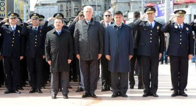 Taksim Cumhuriyet Anıtı Önünde '10 Nisan Polis Günü' Töreni