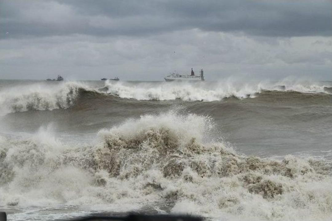 Karadeniz&rsquo;de Fırtına
