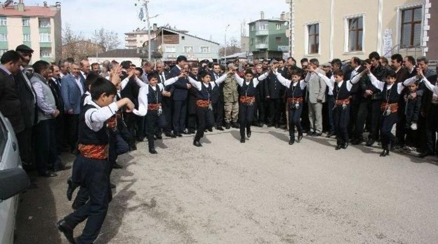 Pasinler&rsquo;de 170. Yılda Polis Halk El Ele
