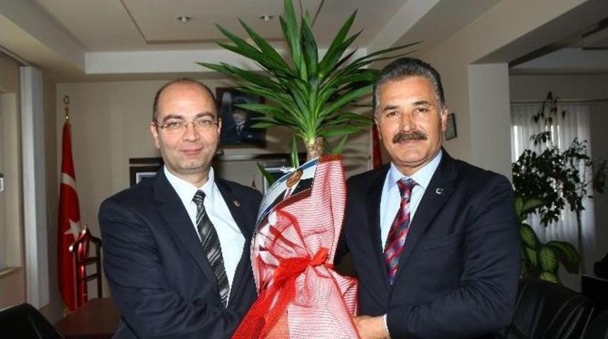 Başkan Tuna&rsquo;dan Polise Kutlama