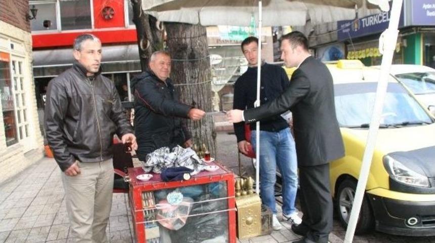 Devrek Emniyeti Vatandaşlara Uyarıcı Broş&uuml;rler Dağıtıyor