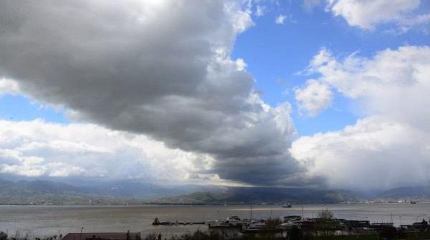 İzmit K&ouml;rfezi'nde Buluttan 'k&ouml;pr&uuml;'