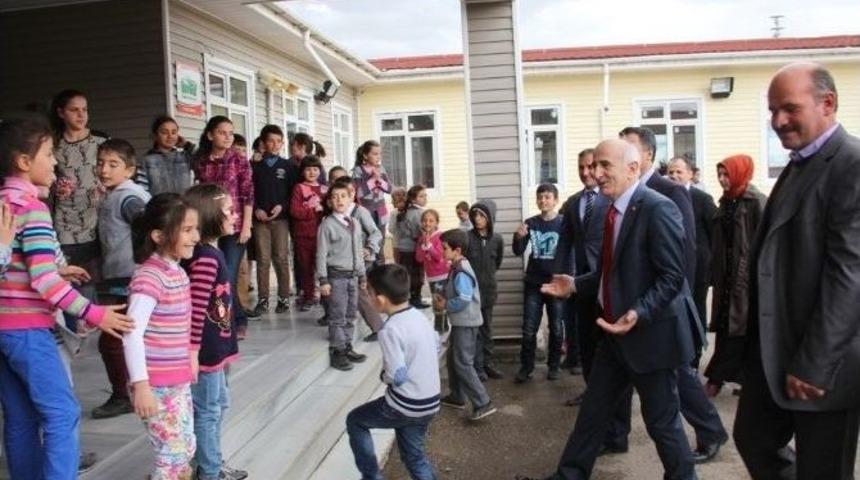 Bayburt Valisi Adabaşı, Dikmetaş Ve Değirmencik K&ouml;ylerini Ziyaret Etti