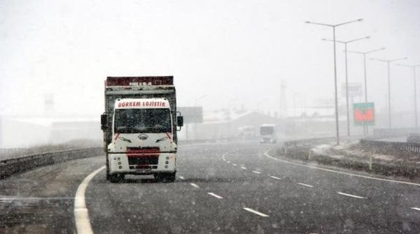 Bolu'da Kar Yağışı