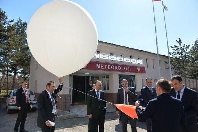 Vali Altıparmak, Meteoroloji 12. Bölge Müdürlüğünü Ziyaret Etti