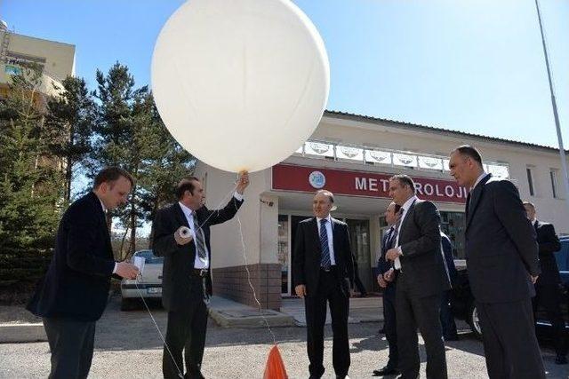 Vali Altıparmak, Meteoroloji 12. Bölge Müdürlüğünü Ziyaret Etti