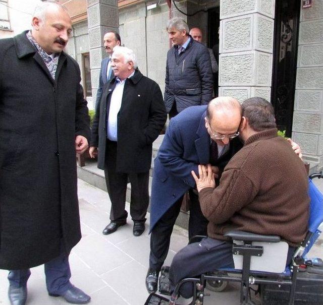 Başkan Gümrükçüoğlu, Araklı’da Muhtar Ve Vatandaşları Dinledi