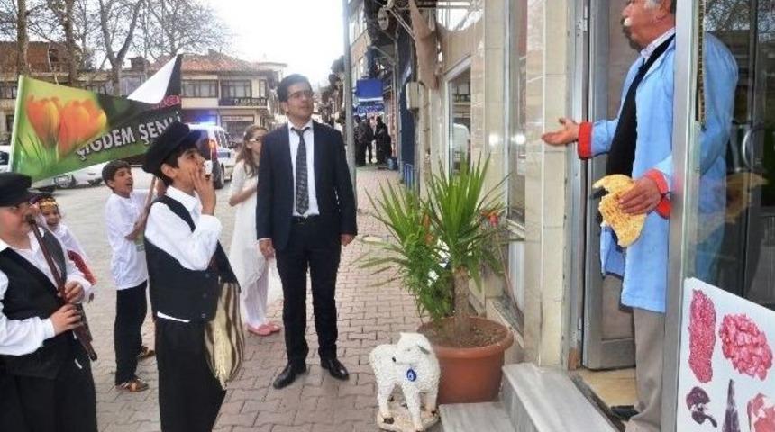 &Ccedil;iğdem Şenliği&rsquo;nde Renkli G&ouml;r&uuml;nt&uuml;ler
