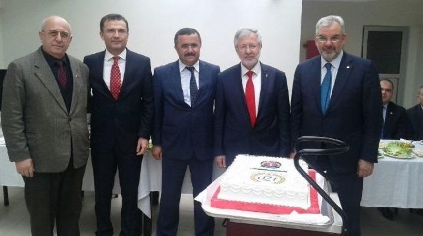 Rekt&ouml;r Ulcay&rsquo;dan Polislere S&uuml;rpriz Kutlama Ziyareti