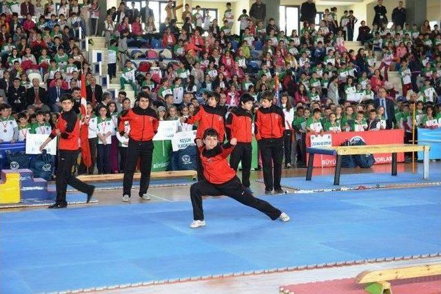 Okul Sporları Karacabey’i Şenlendirdi