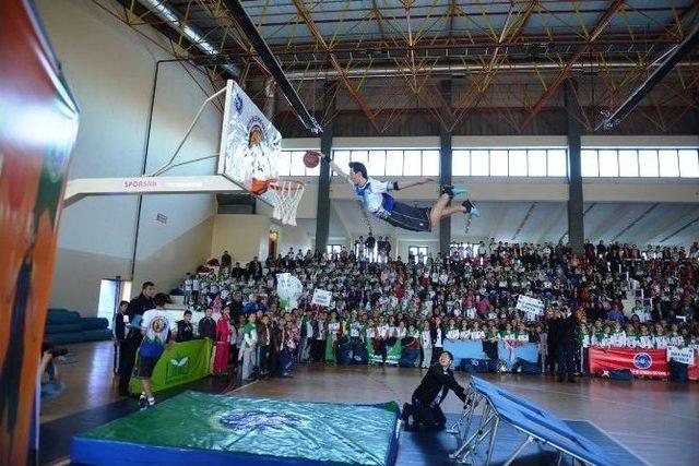 Okul Sporları Karacabey’i Şenlendirdi