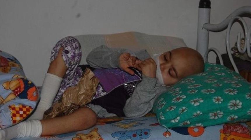 Kanser Hastası Ayşenur&rsquo;a Yardım Eli Uzatıldı