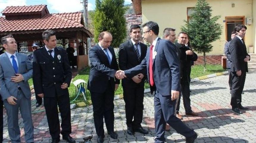 Devrek Kaymakamı G&uuml;ney Resepsiyonda Polisler Yalnız Bırakmadı