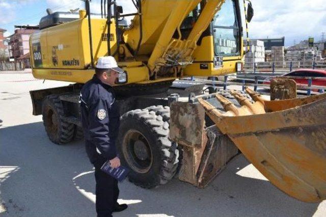 Bursa'da Iş Makinesinin Altında Kalan Genç Kız Öldü