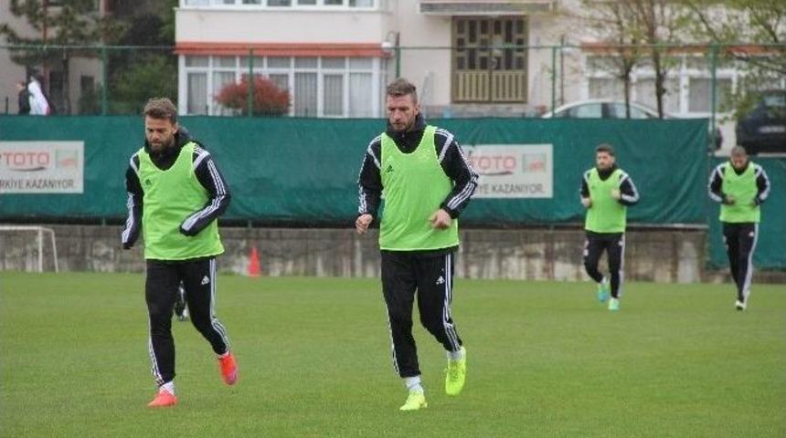 Karab&uuml;kspor&rsquo;da Kadro Dışı Bırakılan Vıoala Affedildi