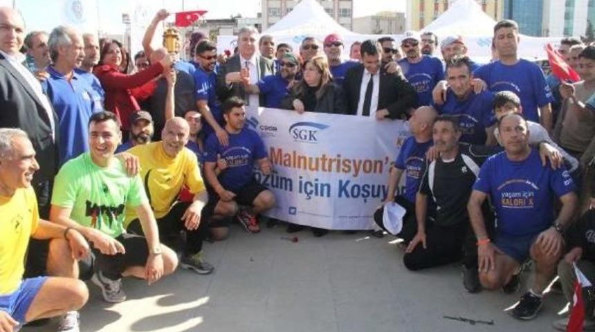 Maln&uuml;trisyon Meşalesi Şanlıurfa'da Yakıldı