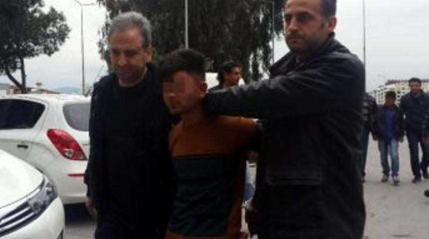 Su&ccedil;&uuml;st&uuml; Yakalanan Dolandırıcılardan Birisi Tutuklandı