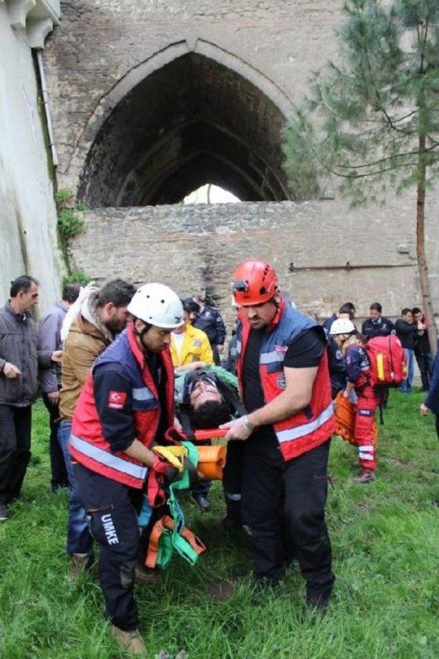 Kız Arkadaşı Terk Edince Köprüden Atladı