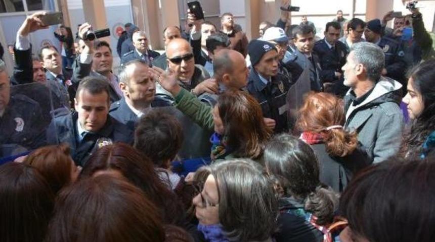 Liseli Kıza Tecav&uuml;z Davasında Sanıklara Ceza Yağdı