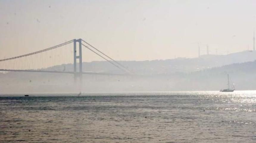 Ek Fotoğraflar //istanbul&rsquo;Da Sabah Saatlerinde Sis Etkili Oldu; Vapur Seferlerde Aksama Yaşandı