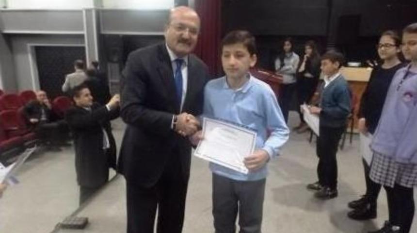 Bartın&rsquo;da Ezbere Şiir Okuma Yarışması Yapıldı