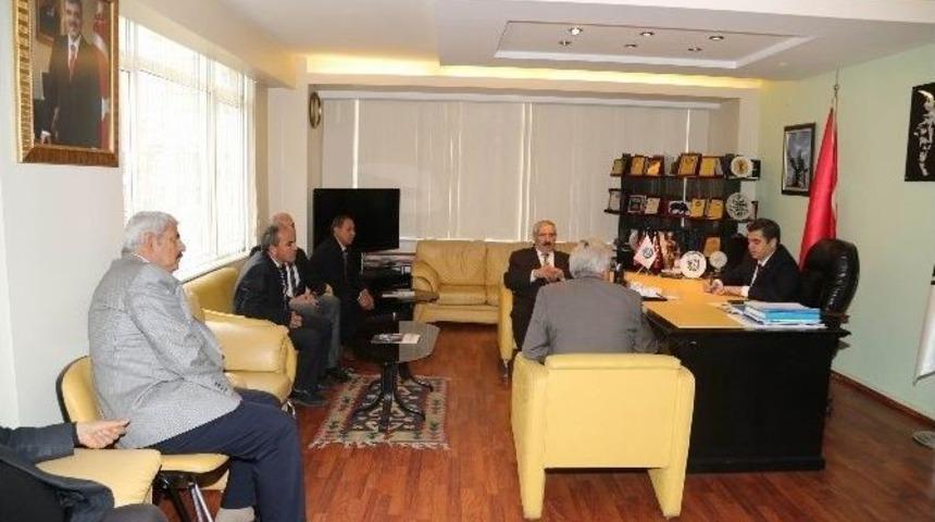 Vali D&uuml;zg&uuml;n&rsquo;den Esnaf Odası&rsquo;na Ziyaret