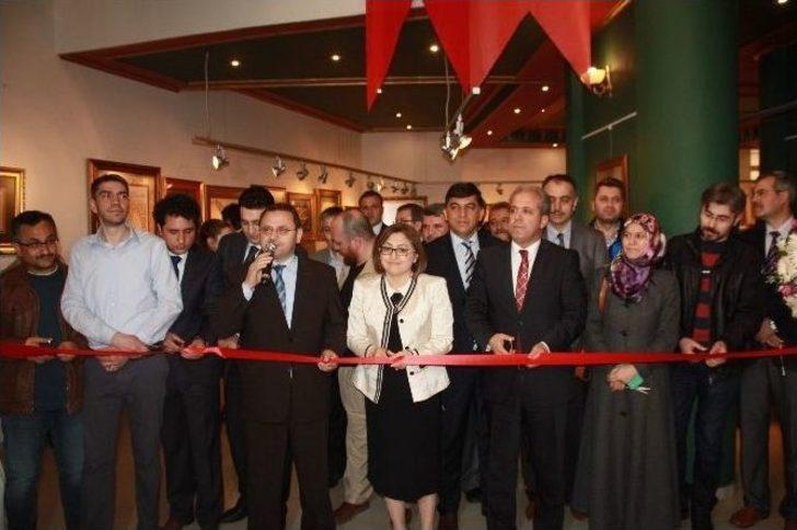 ‘hüsn-i Hat’ Sergisi Ziyaretçileri Bekliyor G2