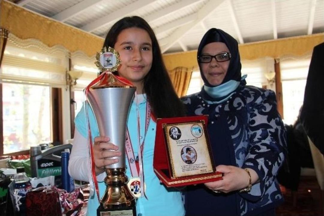 Satran&ccedil; Şampiyonu Duran, Edirne&rsquo;ye Transfer Oldu