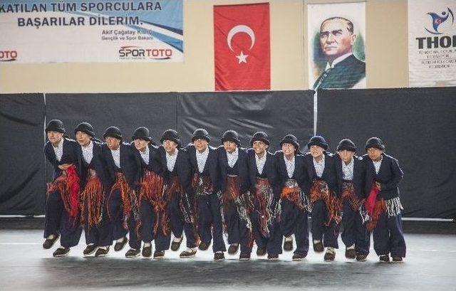 Halayın Sultanları Ahlat’ta Buluştu