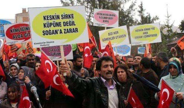 Küresünni Düşünce Platformu Van'da Ak Parti Protesto Etti.