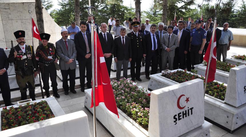 Büyük Taarruz'un Giresunlu şehitleri, mezarı başında anıldı