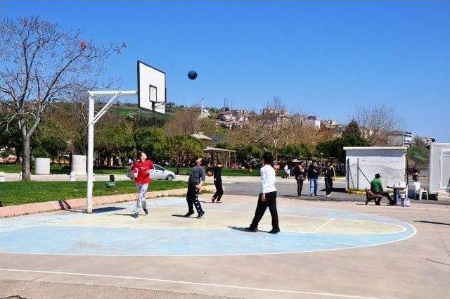 Sıcak Havayı Gören Tekirdağlılar Sokaklara Döküldü