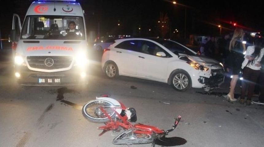 Otomobille Motosiklet &Ccedil;arpıştı: 1 Yaralı