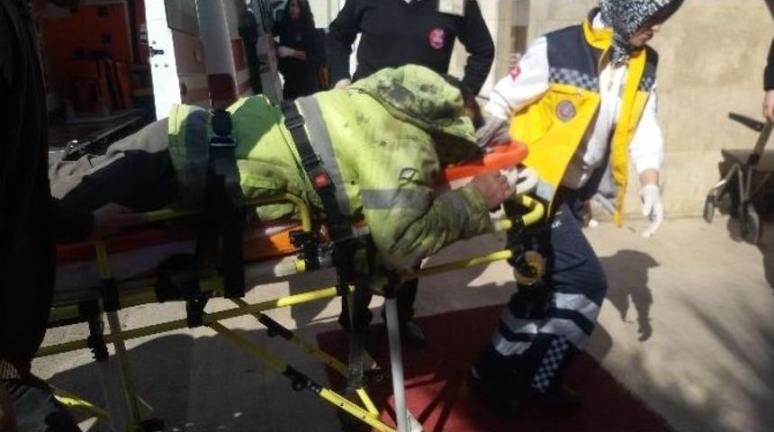 &Uuml;zerine Direk D&uuml;şen İş&ccedil;i Yaralandı