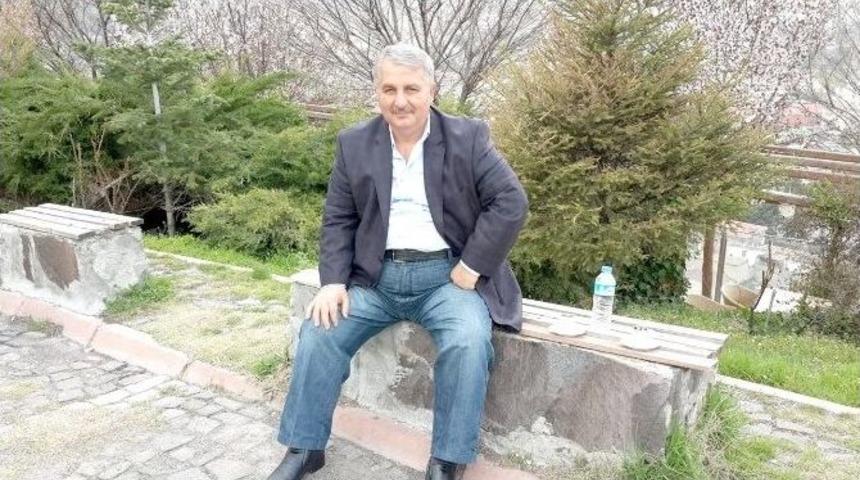 Bağımsız Milletvekili Adayı M. Emin Karapa&ccedil;a, Partilerden &Ouml;nce Se&ccedil;im Beyannamesini A&ccedil;ıkladı