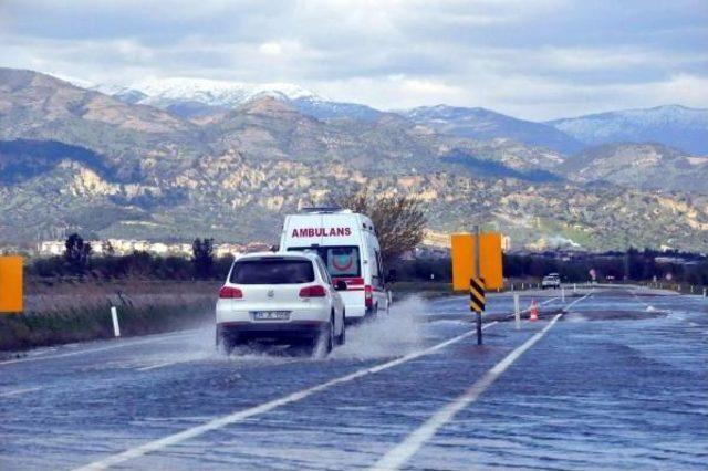 Menderes'in Taşkın Suları Hala Çekilmedi