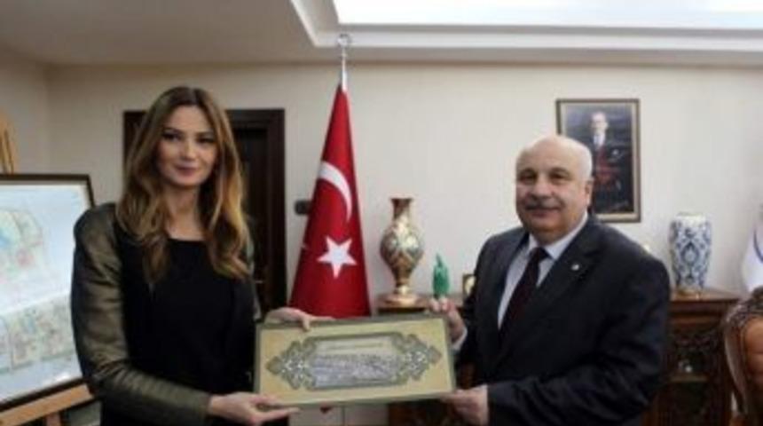 Azerbaycan Milletvekili Paşayeva Adıyaman &Uuml;niversitesini Ziyaret Etti